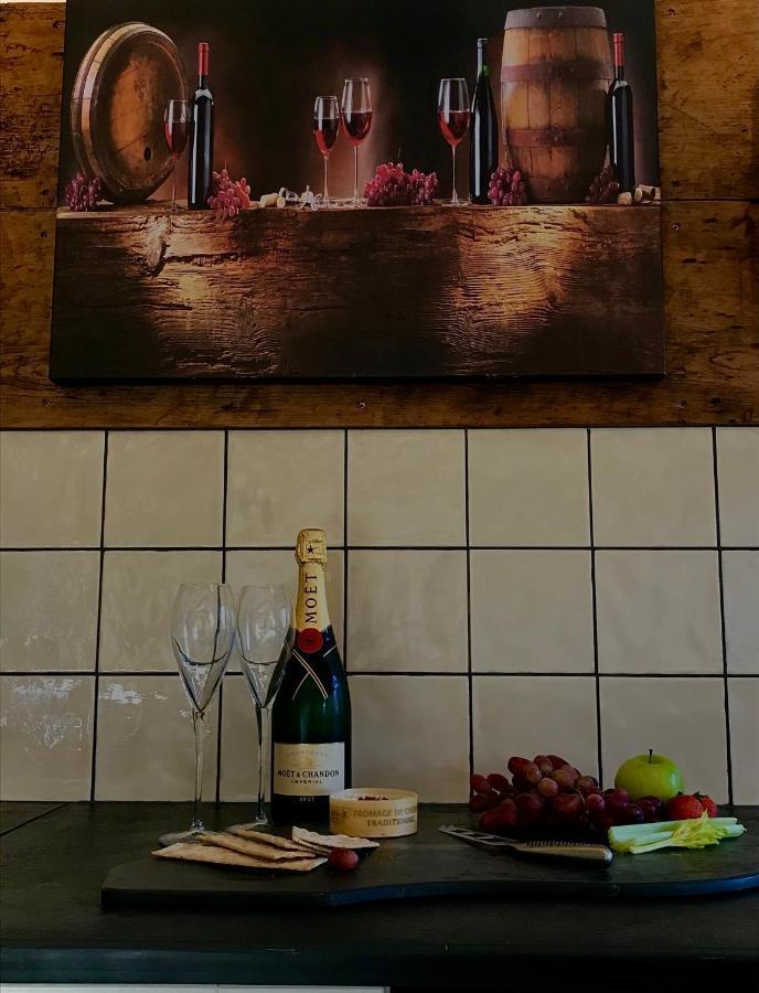 Trelaske Mill Cider Barn-With Hot Tub, Fire Pit Bbq Lewannick Zewnętrze zdjęcie