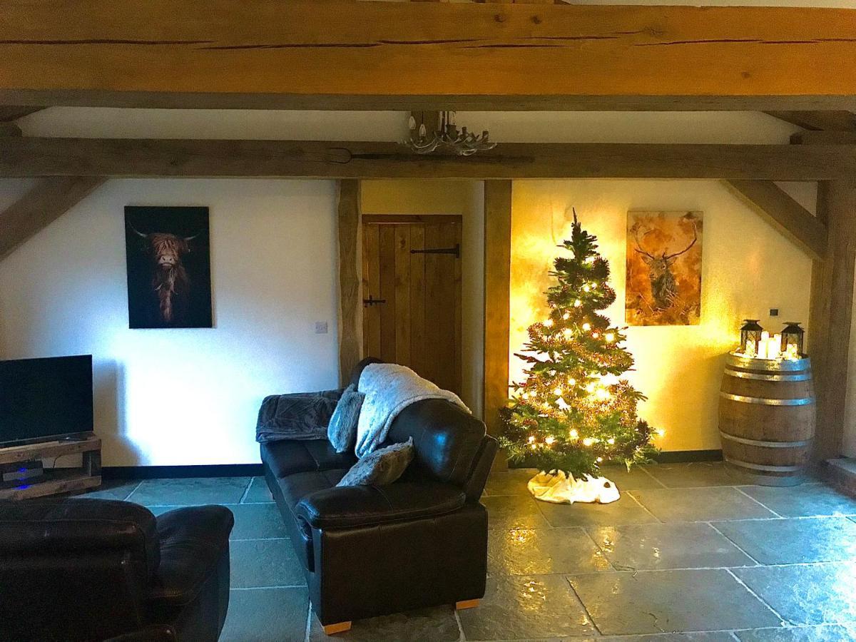 Trelaske Mill Cider Barn-With Hot Tub, Fire Pit Bbq Lewannick Zewnętrze zdjęcie